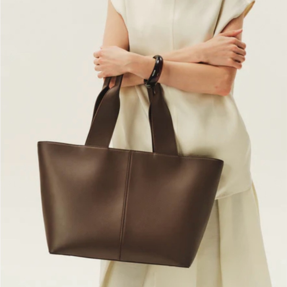 Freja New York Leather Tote Bag - Picture 3 of 4